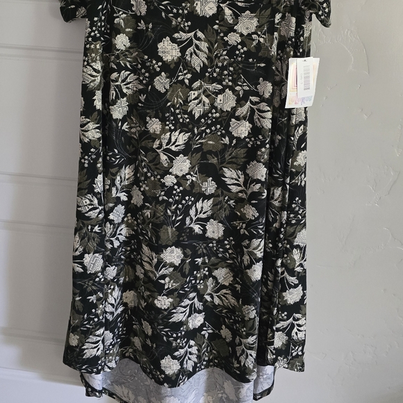 LuLaRoe Black and White Short Sleeve Dress New With Tags - Picture 2 of 4